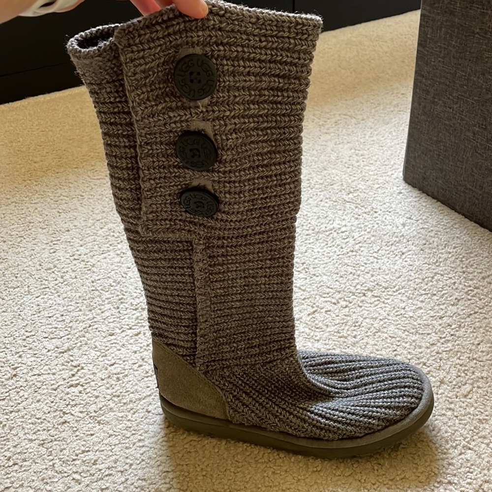 Uggs - Picture 3 of 6